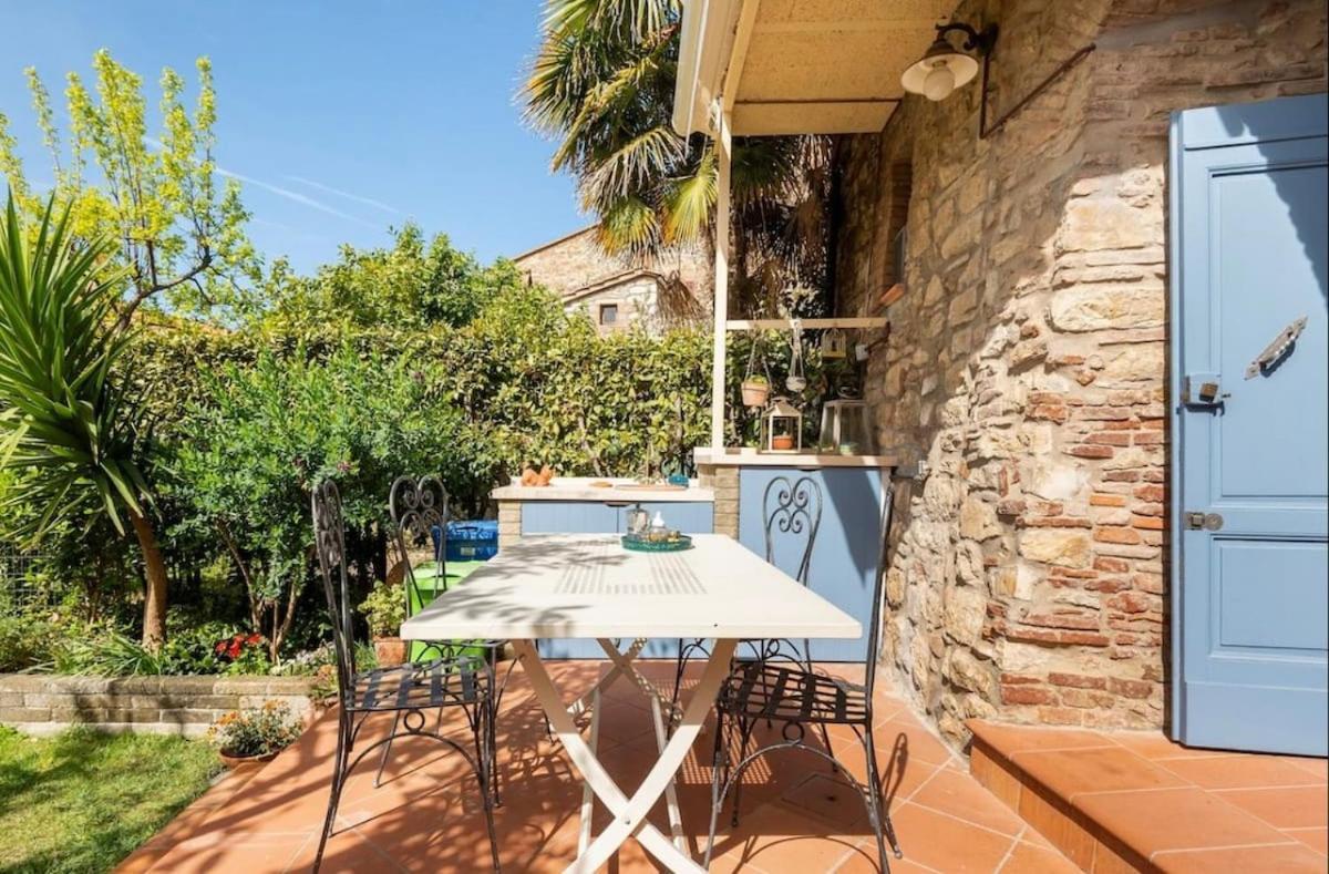 La Casa Nel Castello E Il Giardino Segreto Villa Suvereto Exterior foto