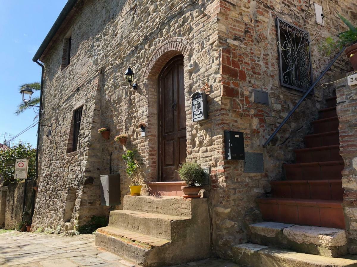 La Casa Nel Castello E Il Giardino Segreto Villa Suvereto Exterior foto